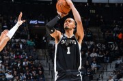 西部最新排名：勇士创NBA奇迹，湖人收大礼，雷霆爆冷连败